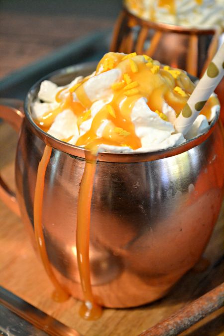 Harry Potter Inspired Butterbeer floats recipe with Lightning bolt sprinkles